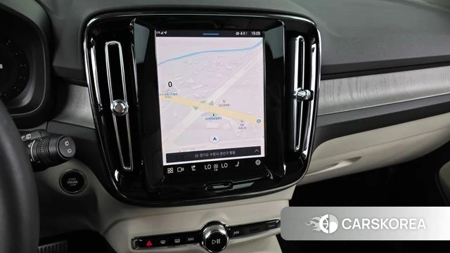 Volvo XC40 2024 Белый из Кореи, фото 4
