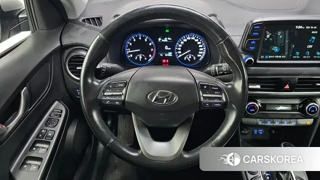 Hyundai Kona 2018 Серебристо-серый из Кореи, фото 4