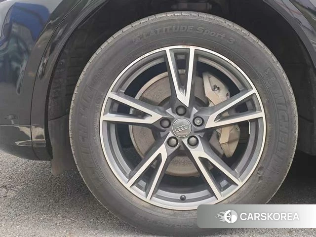 Audi Q5L 2021 Черный из Китая, фото 4