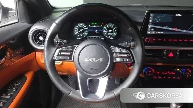 Kia The New K3 2nd generation 2021 Белый из Кореи, фото 4