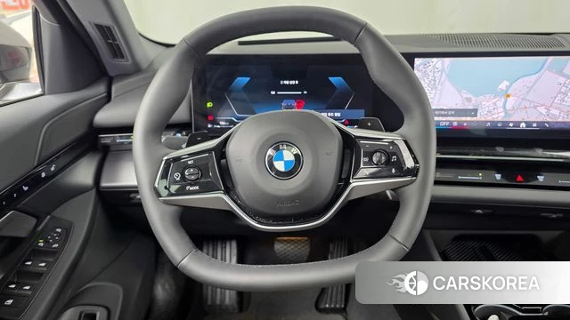 BMW 5 Series (G60) 2024 Серый из Кореи, фото 4