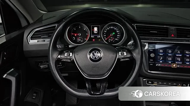 Volkswagen Tiguan second Generation 2019 Белый из Кореи, фото 4