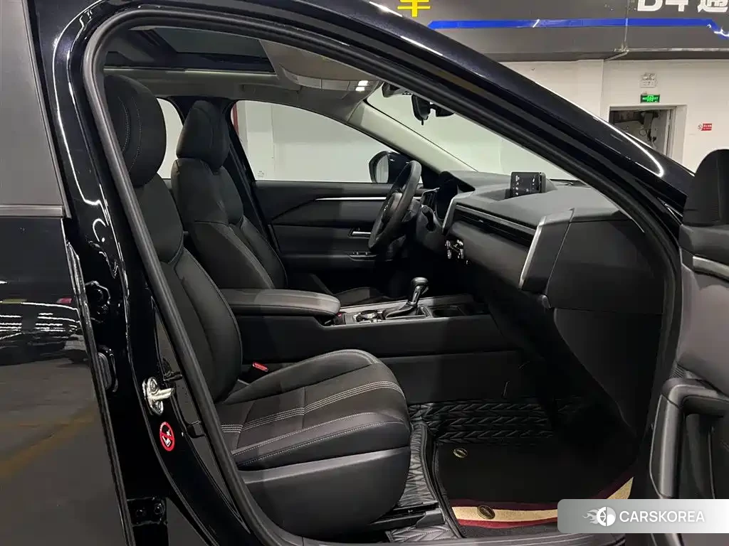 Mazda CX-50 2024 Черный из Китая, фото 4