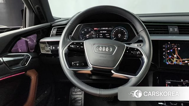 Audi e-Tron 2022 Черный из Кореи, фото 4