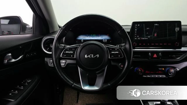 Kia The New K3 2nd generation 2022 Белый из Кореи, фото 4