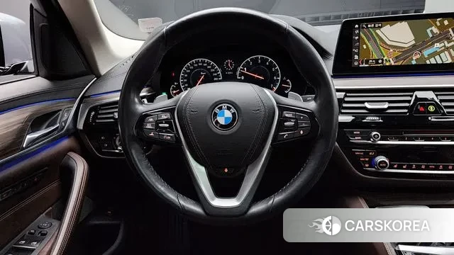 BMW 5 Series (G30) 2019 Серебристо-серый из Кореи, фото 4