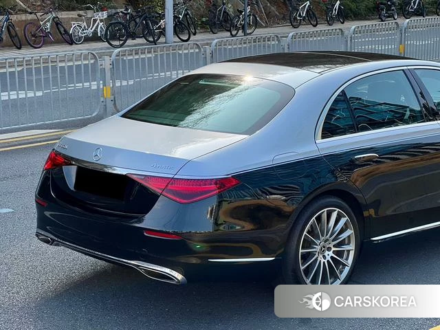 Mercedes-Benz S-class 2023 Серебристо-серый из Китая, фото 4