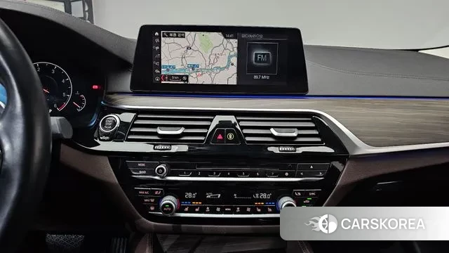 BMW 5 Series (G30) id 3380212 из Кореи 4