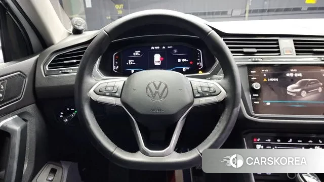 Volkswagen Tiguan second Generation 2022 Белый из Кореи, фото 4