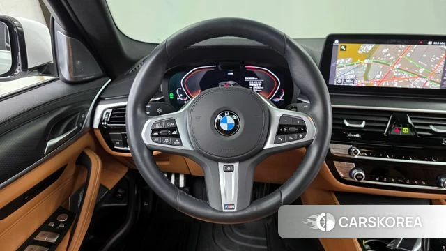 BMW 5 Series (G30) 2023 Белый из Кореи, фото 4