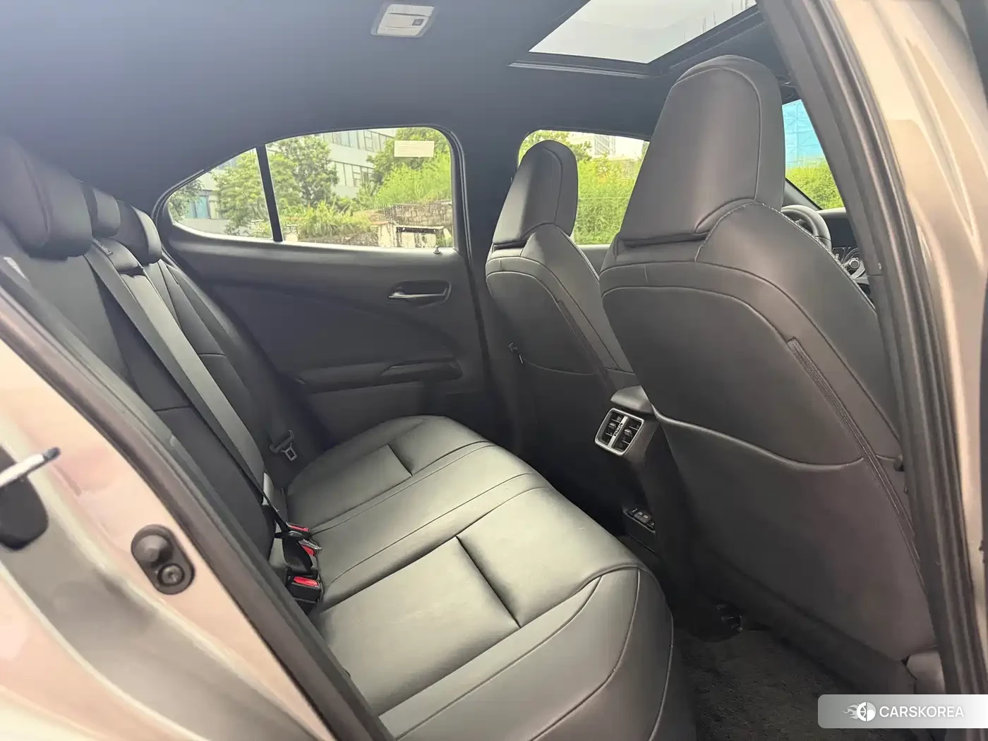 Lexus UX 2022 Silver/gray из Китая, фото 4