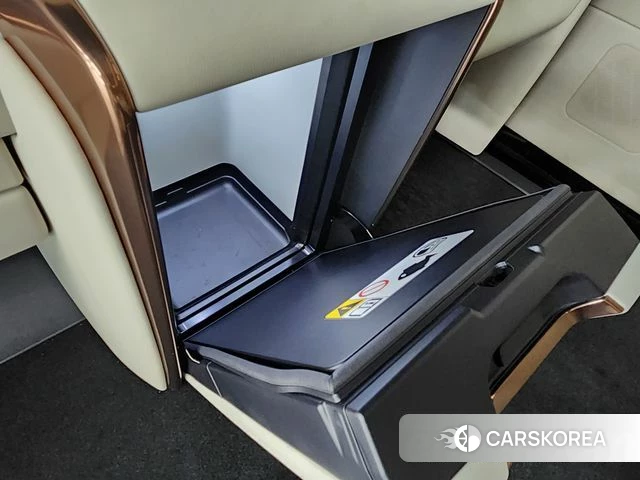 Lexus LM Second Generation 2024 Черный из Кореи, фото 4
