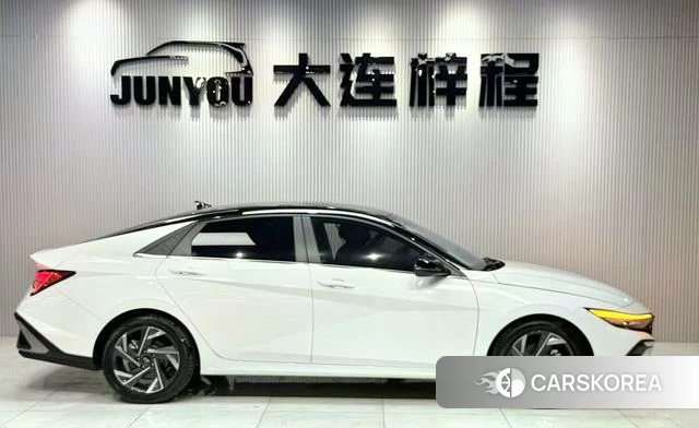 Hyundai Elantra 2023 Белый из Китая, фото 4