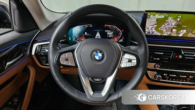 BMW 5 Series (G30) 2022 Черный из Кореи, фото 4