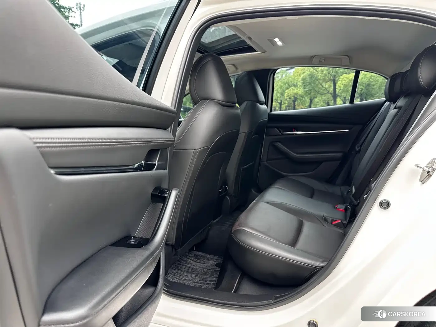 Mazda 3 2023 Белый из Китая, фото 4