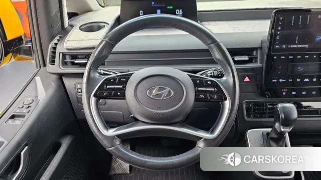 Hyundai Staria 2023 Желтый из Кореи, фото 4