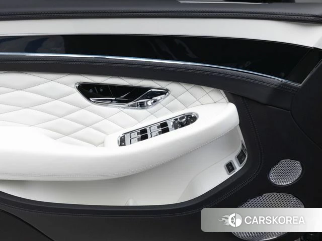 Bentley Continental GT 3rd Generation 2024 Черный из Кореи, фото 4