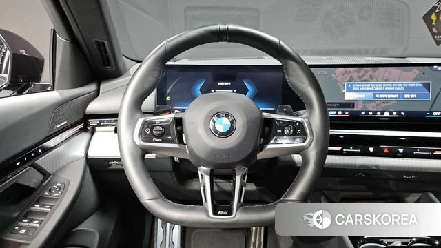 BMW 5 Series (G60) 2023 Черный из Кореи, фото 4