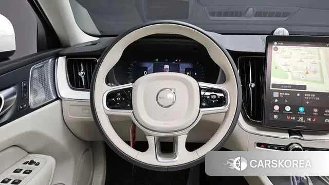 Volvo XC60 second Generation 2025 Белый из Кореи, фото 4