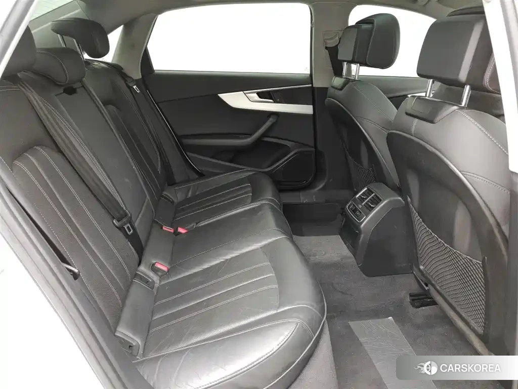 Audi A4L 2021 Белый из Китая, фото 4