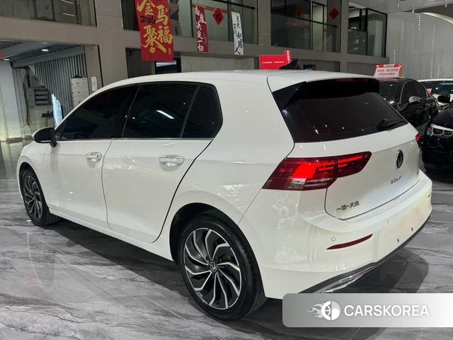 Volkswagen Golf 2023 Белый из Китая, фото 4