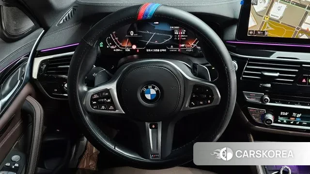 BMW 5 Series (G30) 2023 Белый из Кореи, фото 4