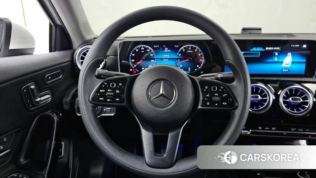 Mercedes-Benz A-Class W177 2020 Белый из Кореи, фото 4