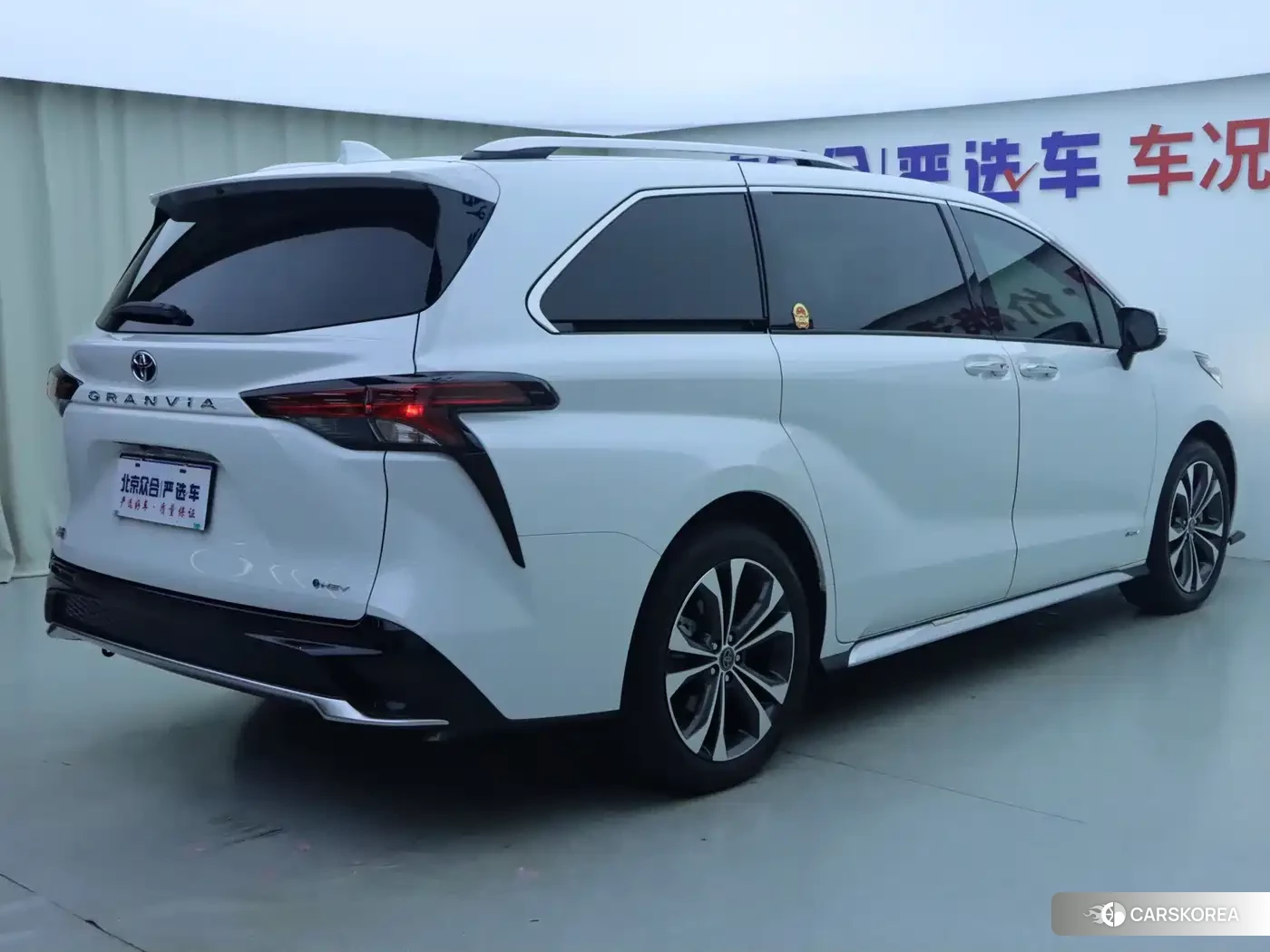 Toyota Granvia 2025 Белый из Китая, фото 4