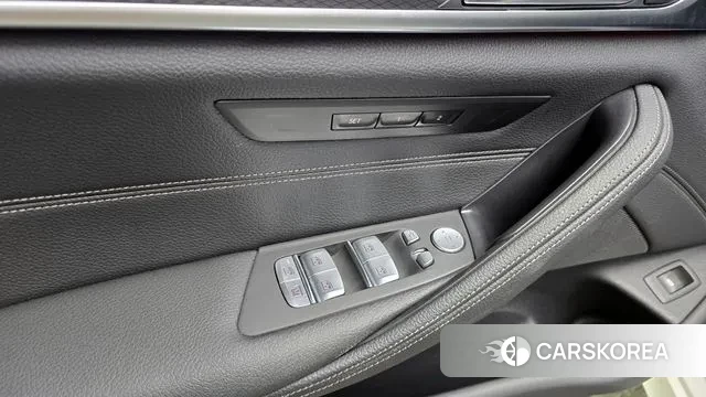 BMW 5 Series (G30) 2022 Белый из Кореи, фото 4