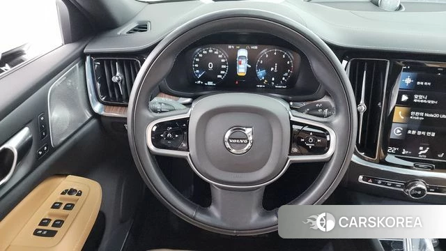 Volvo S60 3rd generation 2021 Белый из Кореи, фото 4