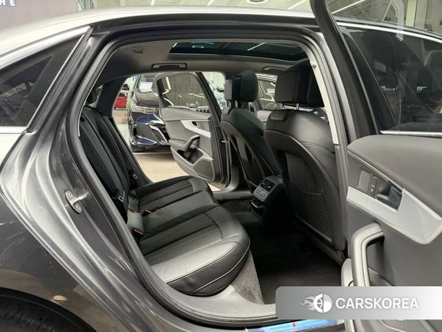 Audi A4L 2021 Темно-серый из Китая, фото 4
