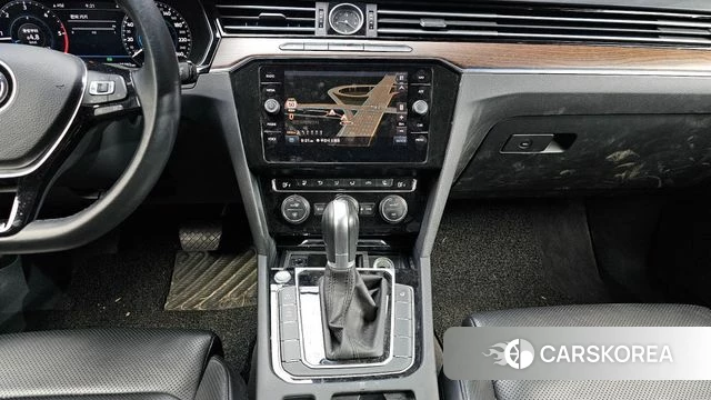 Volkswagen Passat GT (B8) 2018 Серебристо-серый из Кореи, фото 4