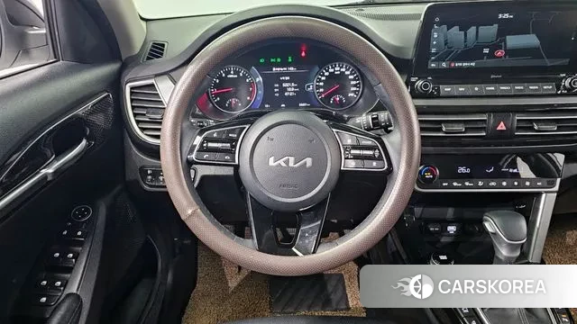 Kia Seltos 2022 Белый двухцветный из Кореи, фото 4