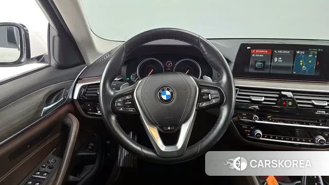 BMW 5 Series (G30) 2018 Белый из Кореи, фото 4