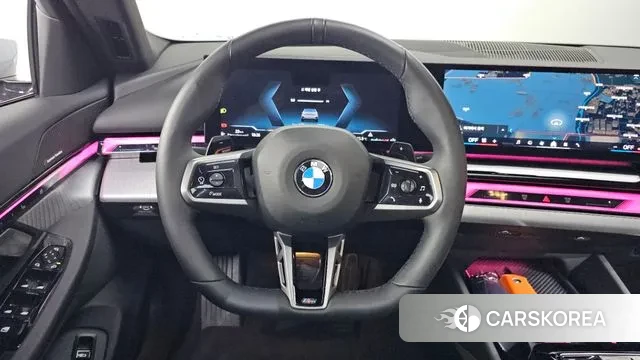BMW 5 Series (G60) 2025 Светло-серебряный цвет из Кореи, фото 4