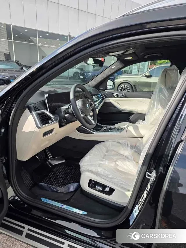 BMW X7 (G07) 2025 Черный из Кореи, фото 4