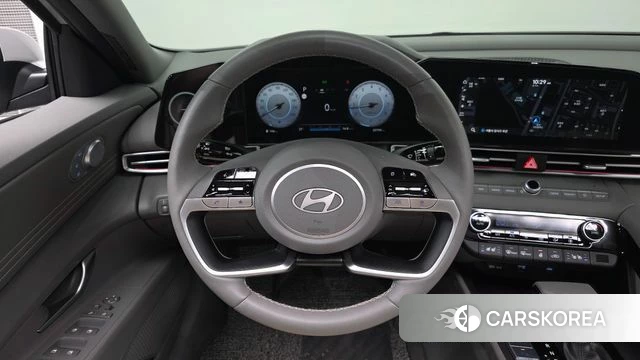 Hyundai The New Avante (CN7) 2024 Серебристо-серый из Кореи, фото 4