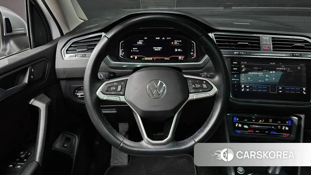 Volkswagen Tiguan Allspace 2022 Белый из Кореи, фото 4