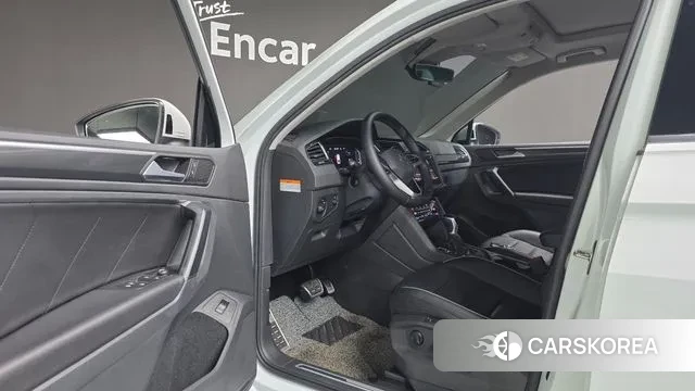 Volkswagen Tiguan second Generation 2021 Белый из Кореи, фото 4