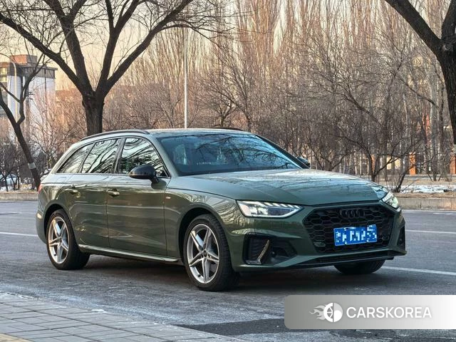 Audi A4 (import) 2023 Зеленый из Китая, фото 4