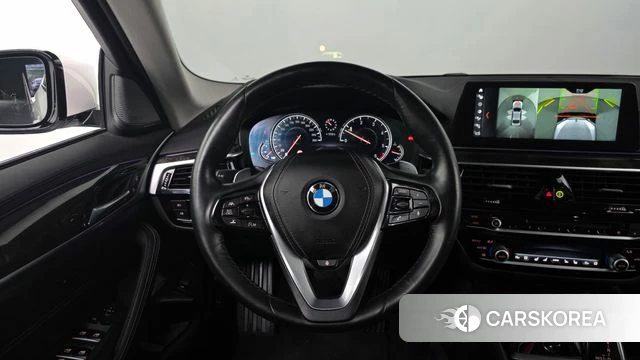 BMW 5 Series (G30) 2018 Белый из Кореи, фото 4
