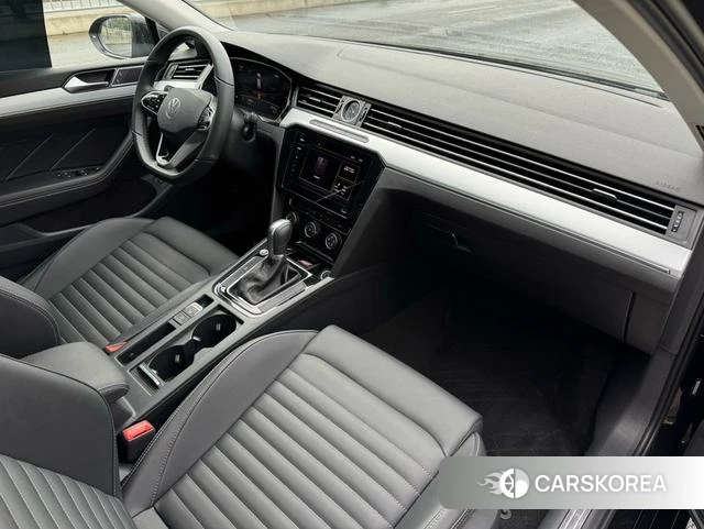 Volkswagen Magotan 2025 Черный из Китая, фото 4