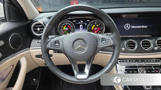 Mercedes-Benz E-Class W213 2018 Белый из Кореи, фото 4