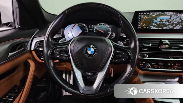 BMW 5 Series (G30) 2018 Белый из Кореи, фото 4