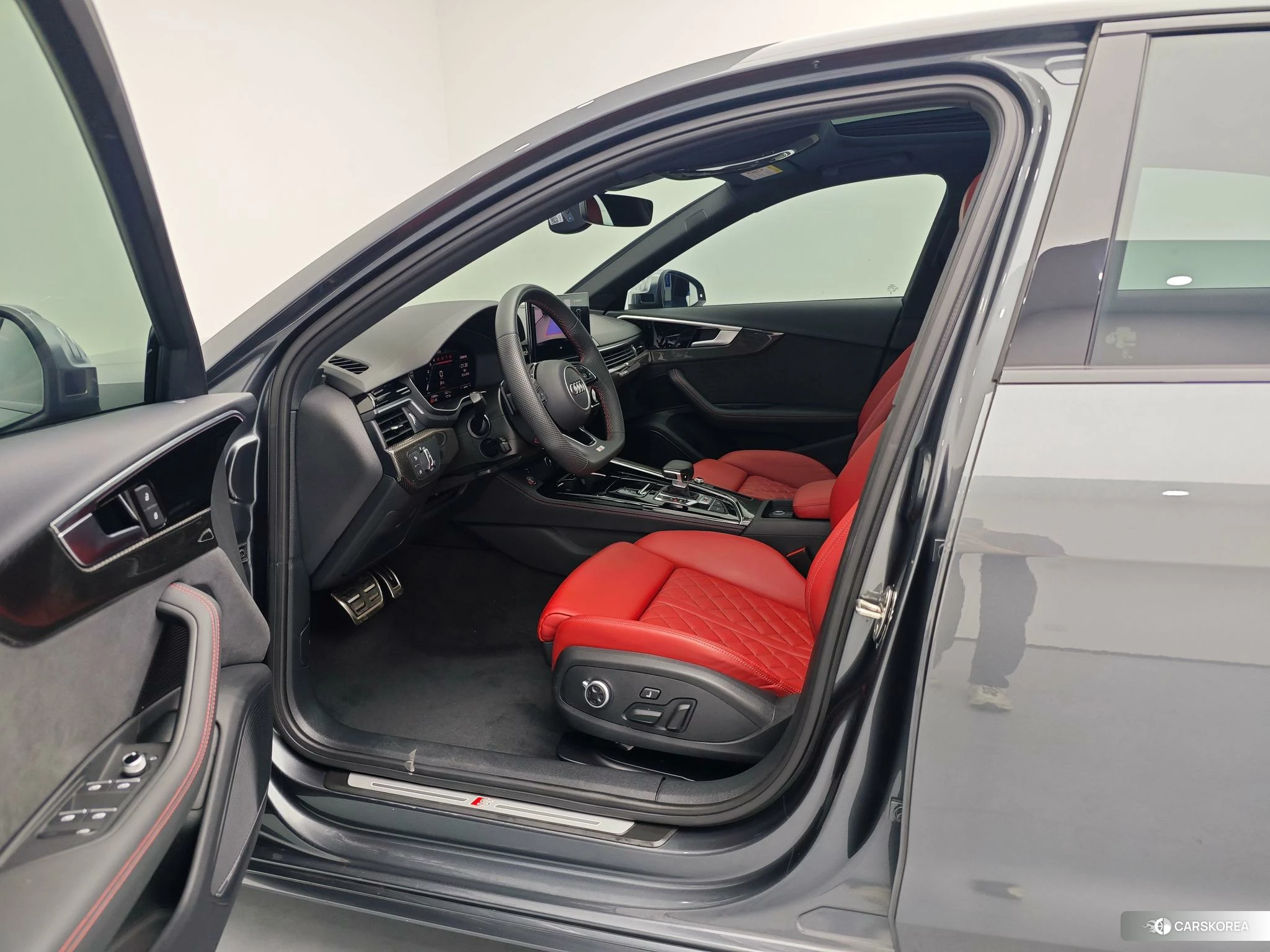 Audi S4 2023 Темно-серый из Китая, фото 4