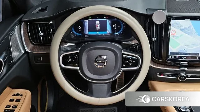 Volvo XC60 second Generation 2022 Белый из Кореи, фото 4