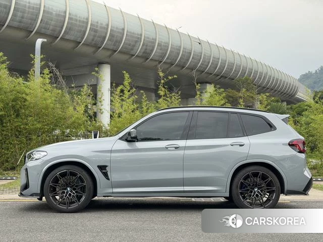 BMW X3 M 2025 Серебристо-серый из Китая, фото 4