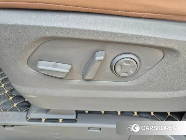 Hyundai Staria 2024 Черный из Кореи, фото 4