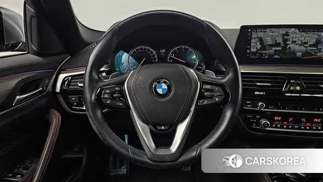 BMW 5 Series (G30) 2018 Цвет галактики из Кореи, фото 4