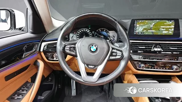 BMW 5 Series (G30) 2018 Белый из Кореи, фото 4